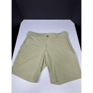 Lululemon Commission Short Classic 9"  Ventlight Men's Size  34 Dew Green